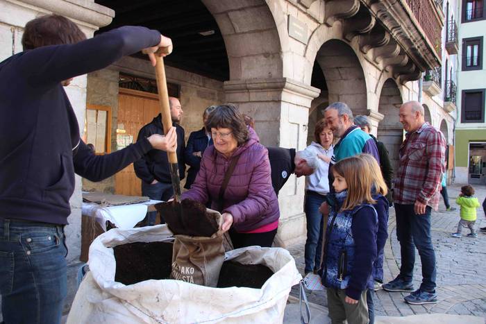 Herritarrei esker onez, konp 14 1555413762921