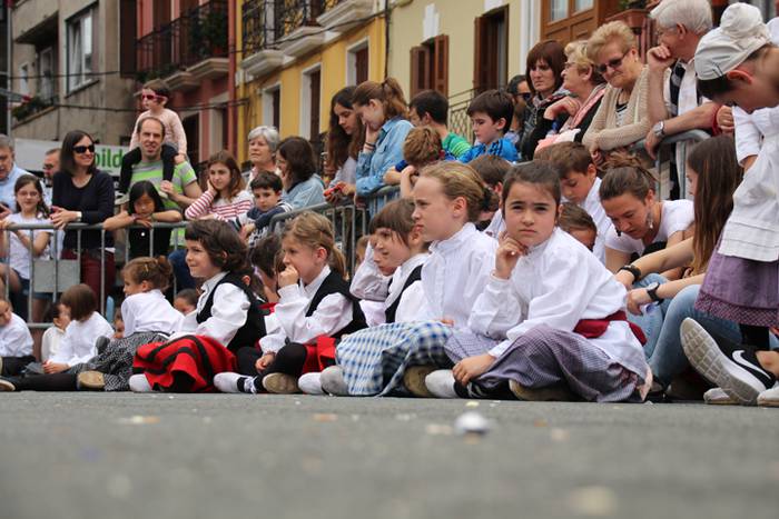 Dantzari txiki eguna Villabonan 46 1465749482562