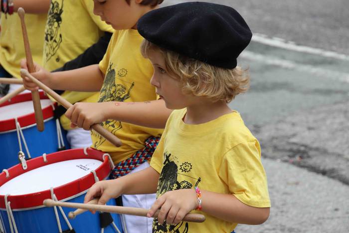 Danbor hotsek hartu dute Ama 62 1562504198409