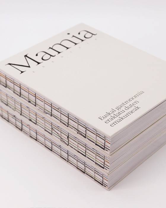 Chromak diseinatutako 'Mamia' liburua saritu dute