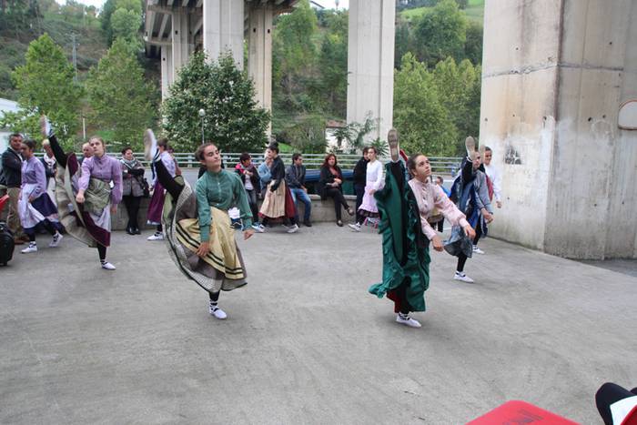 Ikaztegieta Pilareko eguna Sutarri 4 1476272027826