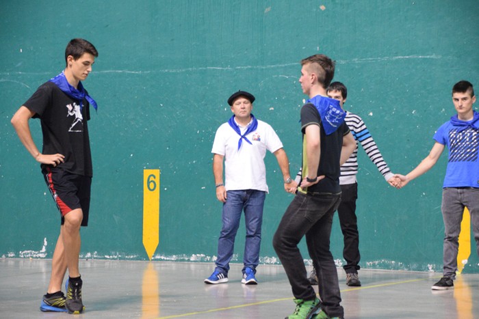 Dantzaren sokak lotuta - 18