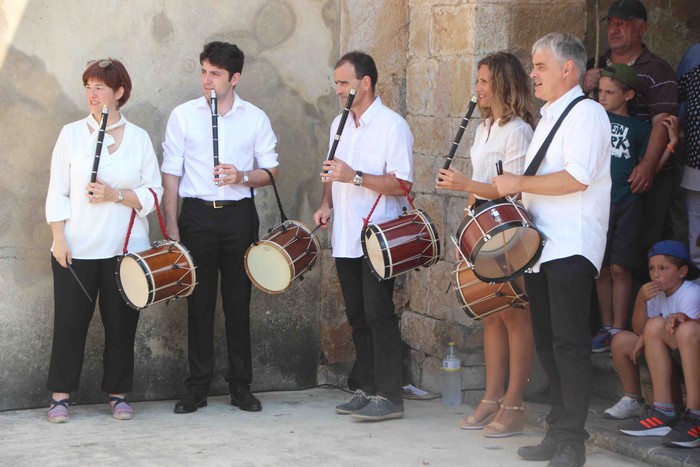 Emakumeak dantzari, lehenengo aldiz soka dantzan - 4