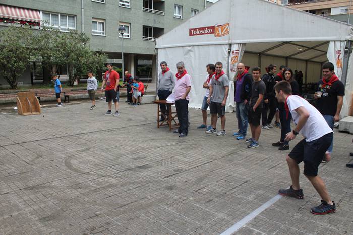 Iurre auzoaren 25. urteurren festa 24 1466265169107