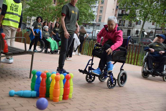 Haur eta helduen arteko II.  74 1560343282943