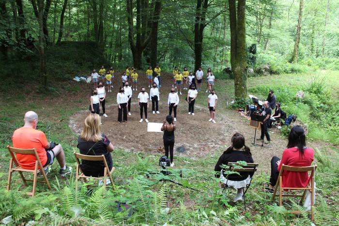 Basoaren erdi-erdian 28 1623508591393