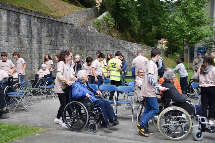 Haur eta helduen arteko II.  91 1560343301443