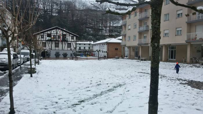 Elkartasun uholdea, elurtea  8 1515429957729