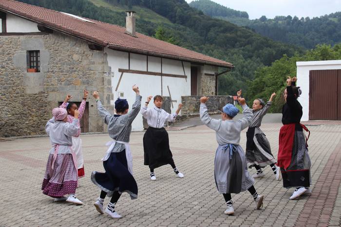 Dantzarako afizioa badaukate 24 1566133758354