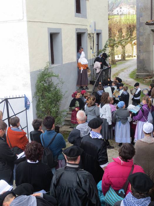 Gabon eskea eta olentzero 2015 8 1450964167510