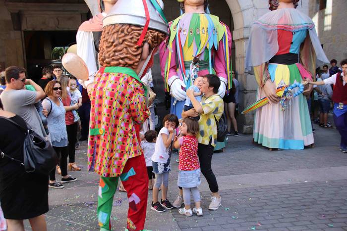 Erraldoiak eta buruhandiak T 17 1561218570005