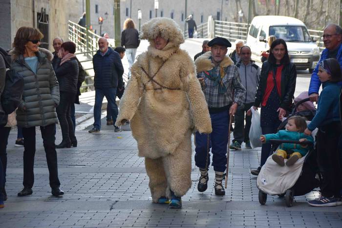 Dantzari txikiek Tolosako ka 10 1551531218760