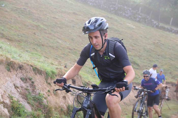 Mendi bizikleta lasterketare 62 1660377646138