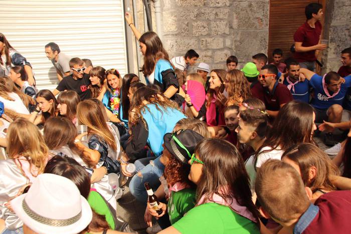 Kalean gora eta behera, kuad 94 1564506850362