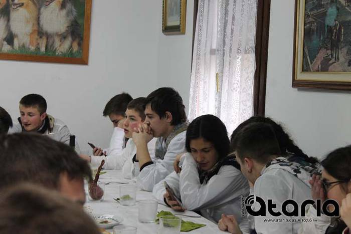 Talaiak tanten azpian ere da 46 1518354095017