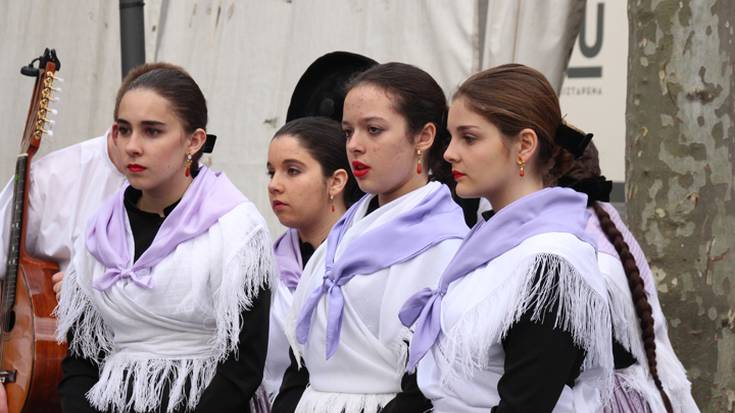 Torrelles de Llobregat eta Xixonako dantzariak Tolosan