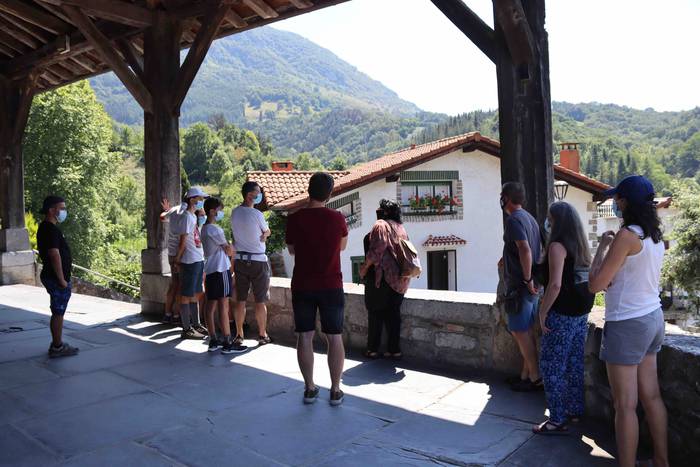 Amezketa, argi ezkutuaren bi 5 1595176125313