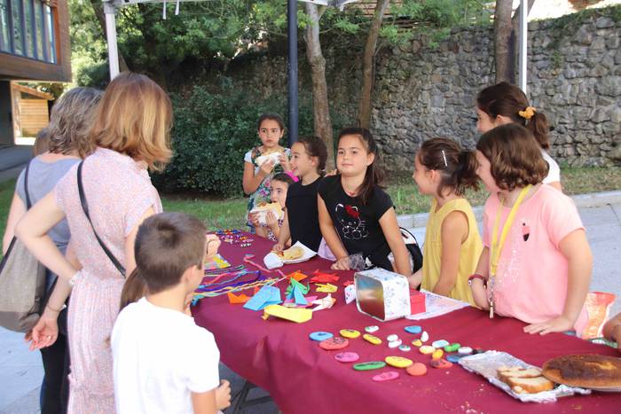 Jendetza elkartu du Asteasuk 8 1569763897803