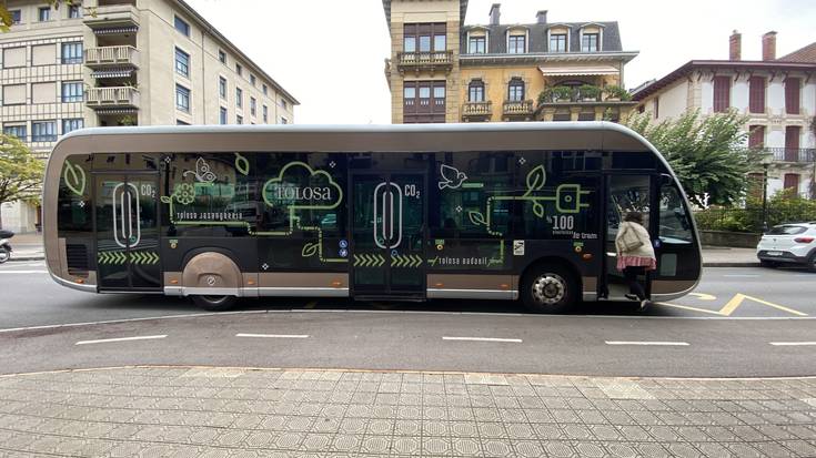 Hiribusaren zerbitzuari buruzko kexek hautsak harrotu dituzte