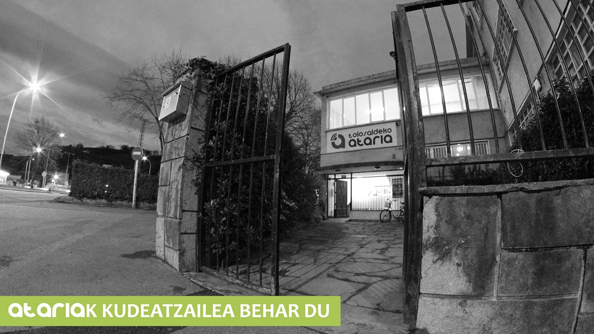 Atariak kudeatzailea behar du