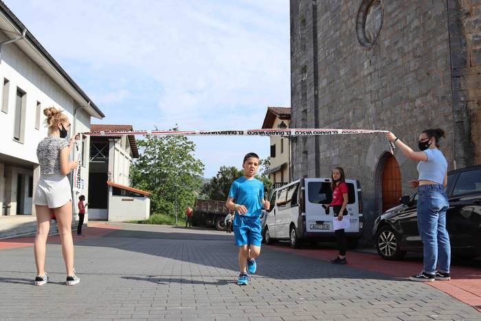 Haur, gazte eta helduen kros 17 1622368785202