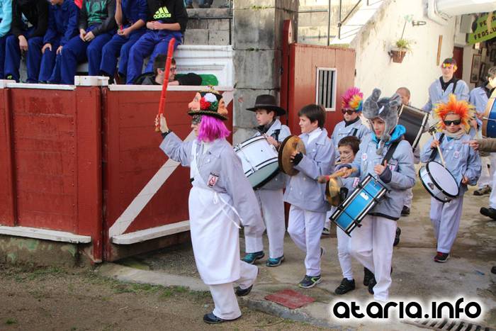 ostegun gizena 2016 zezen plaza 13 1454608261653