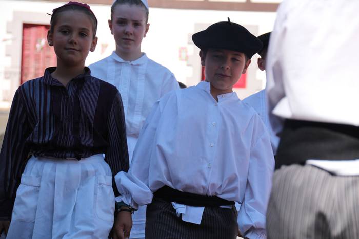 Dantza, bidania 15 1472039837104