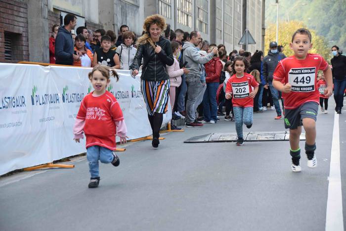 Gozatu egin dute txikienek S 25 1634039488280