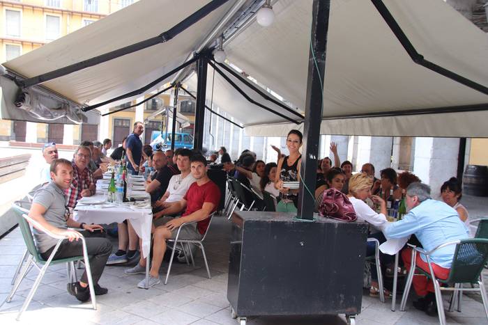 Vespa eta scooter topaketa,  5 1531665803872