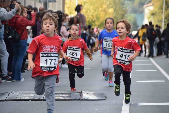 Gozatu egin dute txikienek S 23 1634039487565