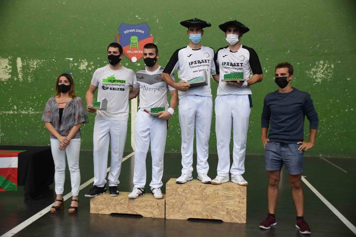 Eskuz Binakako Santio Txapel 31 1627541735927