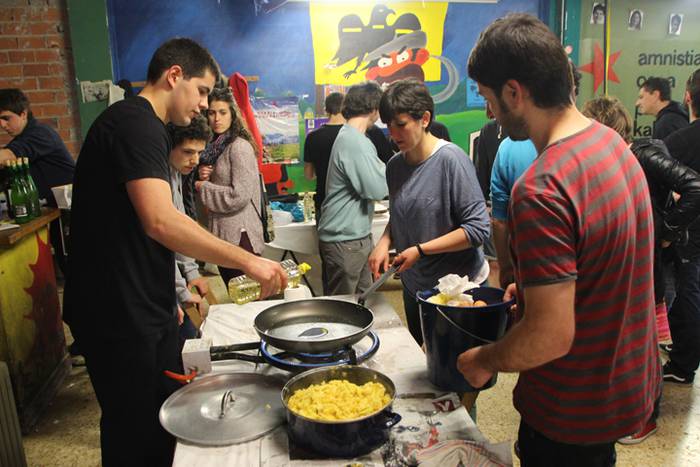 Anoetako Gaztetxea Urtemuga Eguna  5 1462649175866