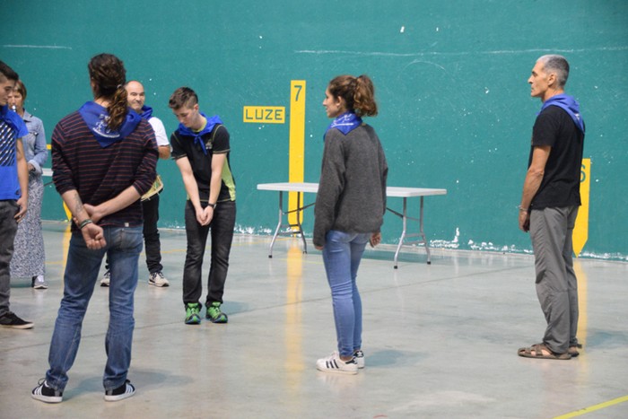 Dantzaren sokak lotuta - 38