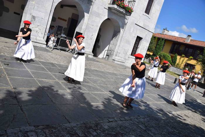 Orendain festak dantza emana 43 1534333225894