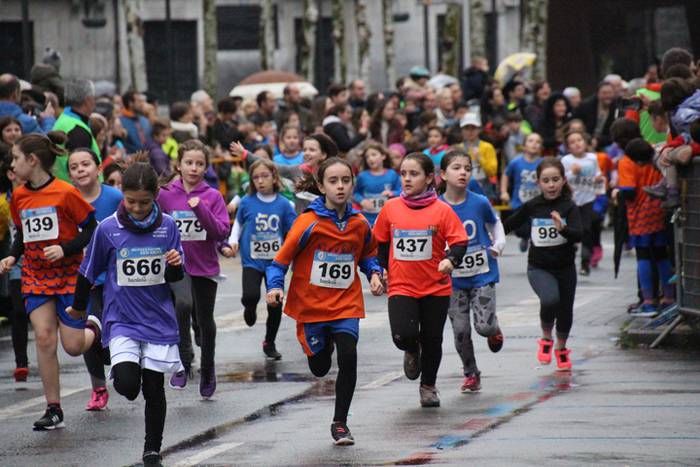 700 haur inguru XXXI. Ero Et 153 1516542786587