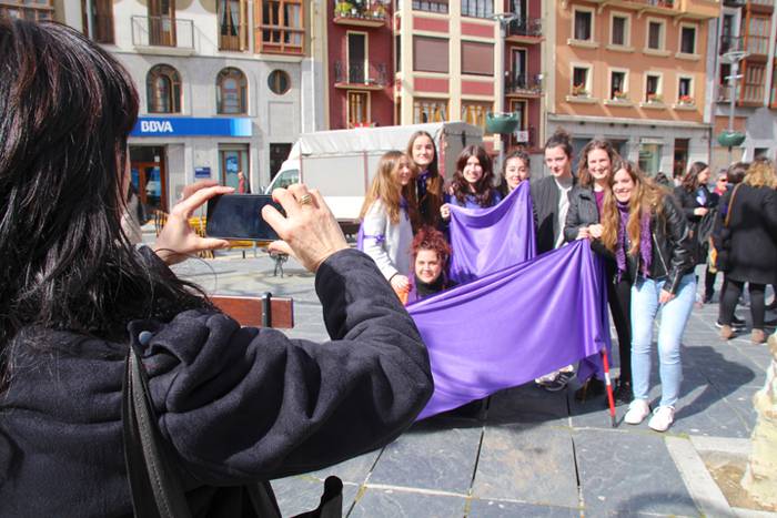 Egunerokorik ez, emakumerik  61 1520518563362