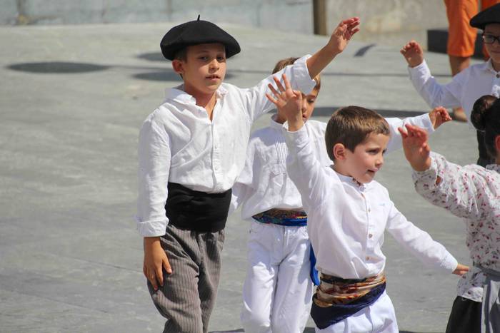 Axeri-dantza Aduna Jaiak 201 12 1534333955387