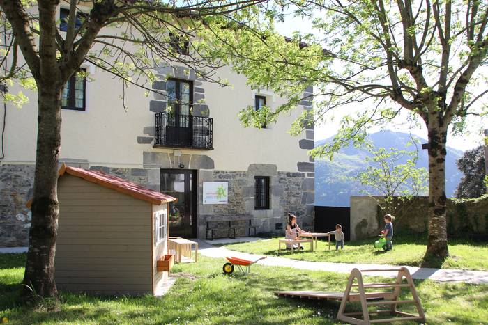 Hernialdeko Haurreskolako matrikulazioa zabalik