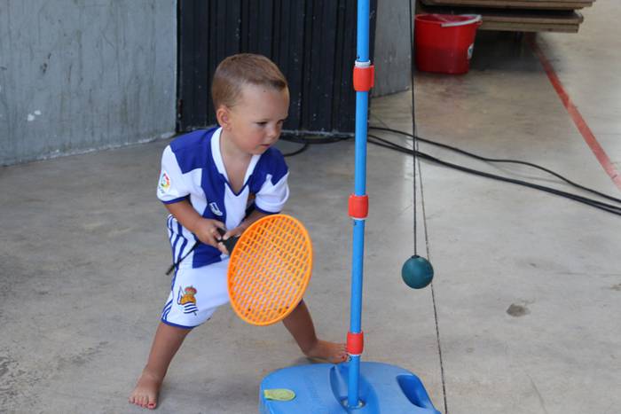 Helduak mahaiaren bueltan, e 35 1502640791321