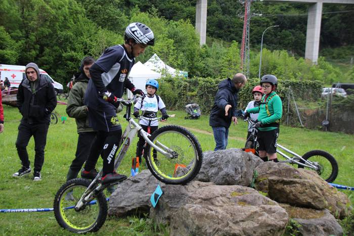 Oreka landuz, bi gurpilen ga 17 1525011687413