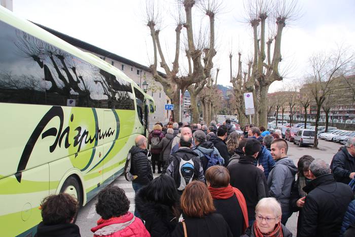 Bilboko manifestaziora joateko prest, Tolosa 02