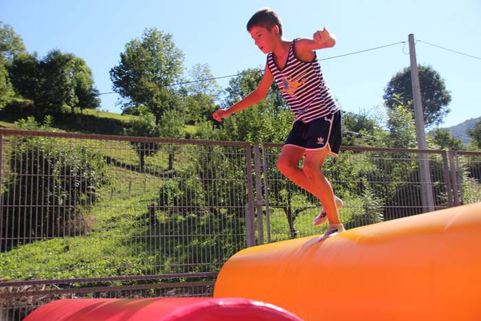 Eulia jaitsi aurretik, haurren dibertsioa 13 1471950073301