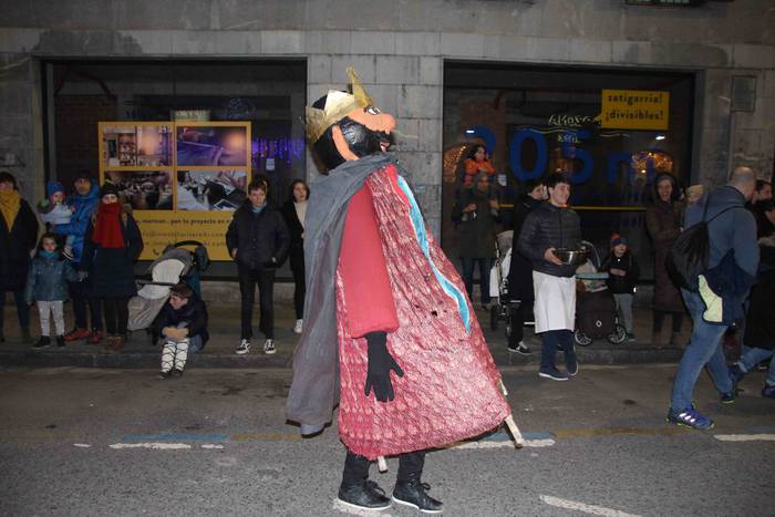 Errege magoen desfilea tolos 63 1546717655896