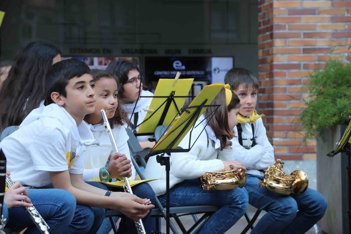 Banda Topaketa AV400Urte 36 1553970426250