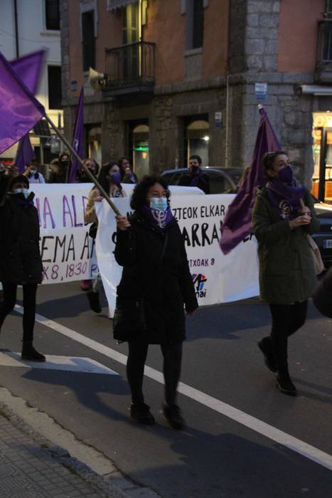 Emakumeek eskualdeko kaleak  35 1615231246197