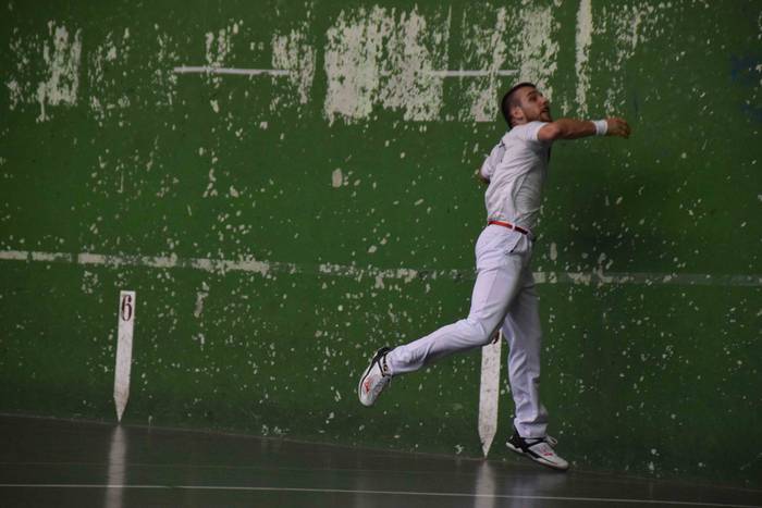 Eskuz Binakako Santio Txapel 23 1627541732599