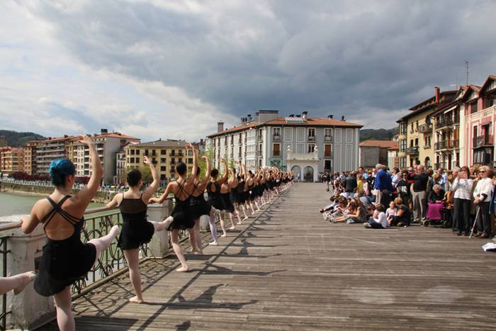 Barandari helduta dantzan 35 1523801445203