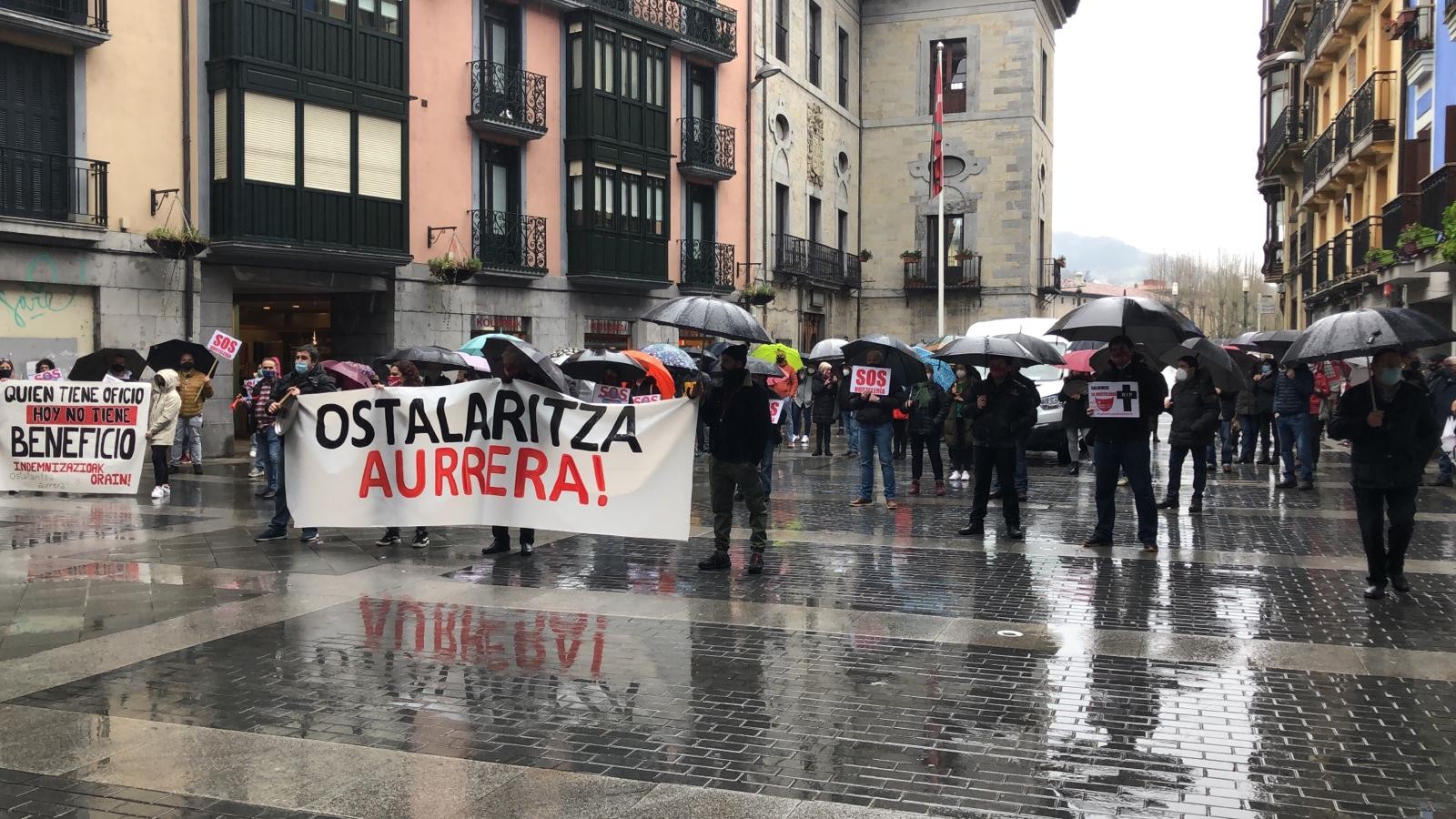 Ostalarien haserrea eta herritarren babesa