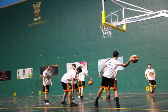 Herritarrei aurkeztu diete E 27 1573321429666