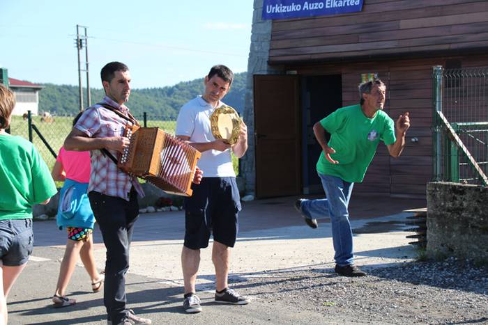 Azken egunean festarik ezin falta 23 1467568153885